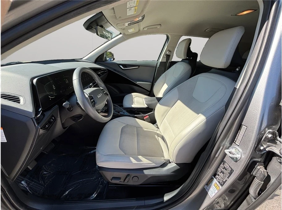 2023 Kia Niro - Image 2 of 21