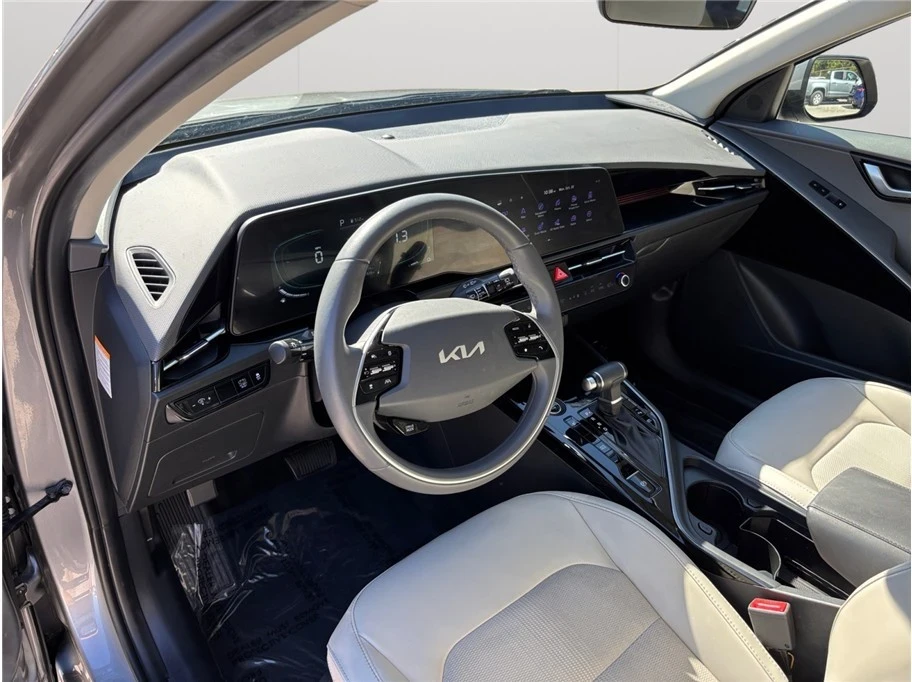 2023 Kia Niro - Image 6 of 21