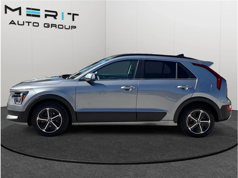 2023 Kia Niro - Image 5 of 21