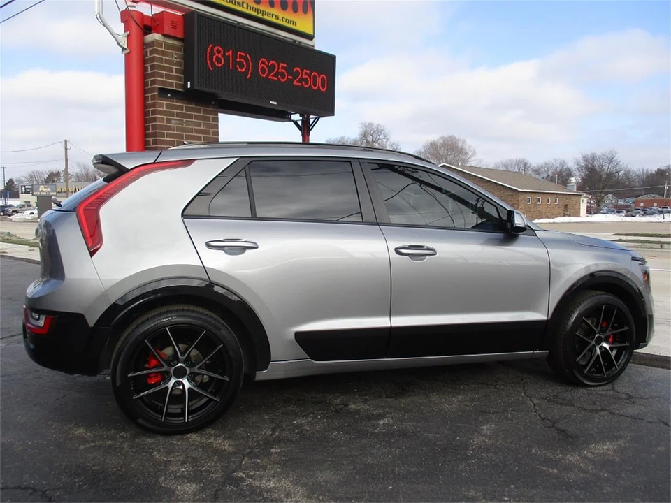 2023 Kia Niro - Image 7 of 31