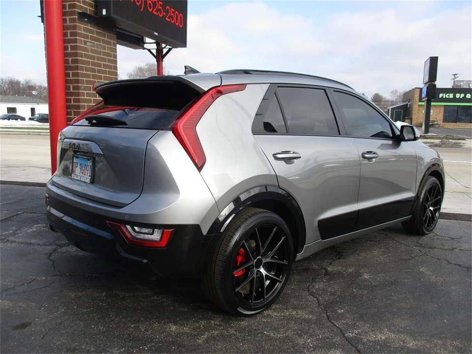 2023 Kia Niro - Image 9 of 31