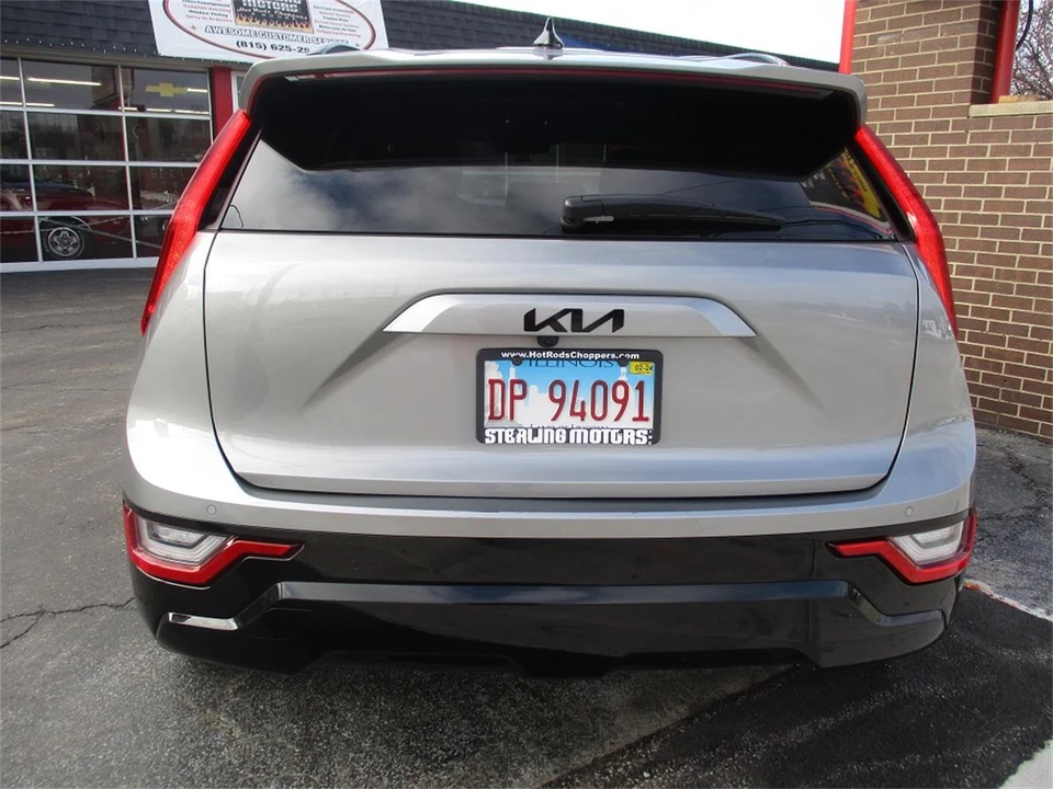 2023 Kia Niro - Image 10 of 31