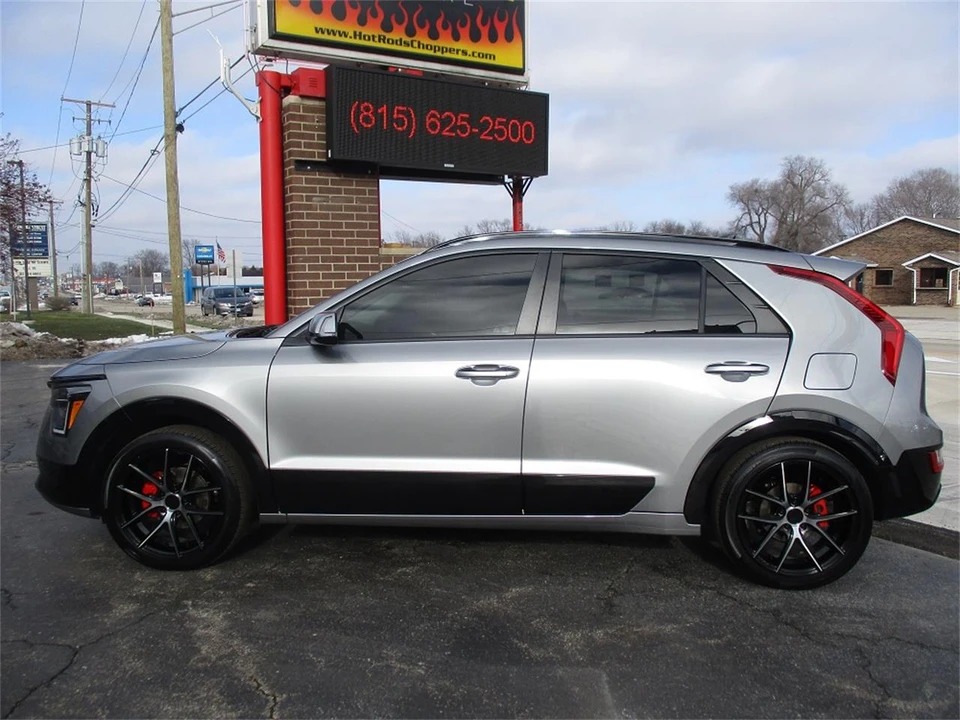 2023 Kia Niro - Image 13 of 31