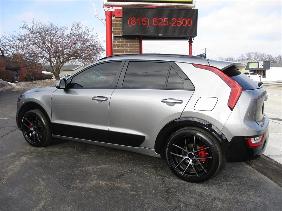2023 Kia Niro - Image 14 of 31