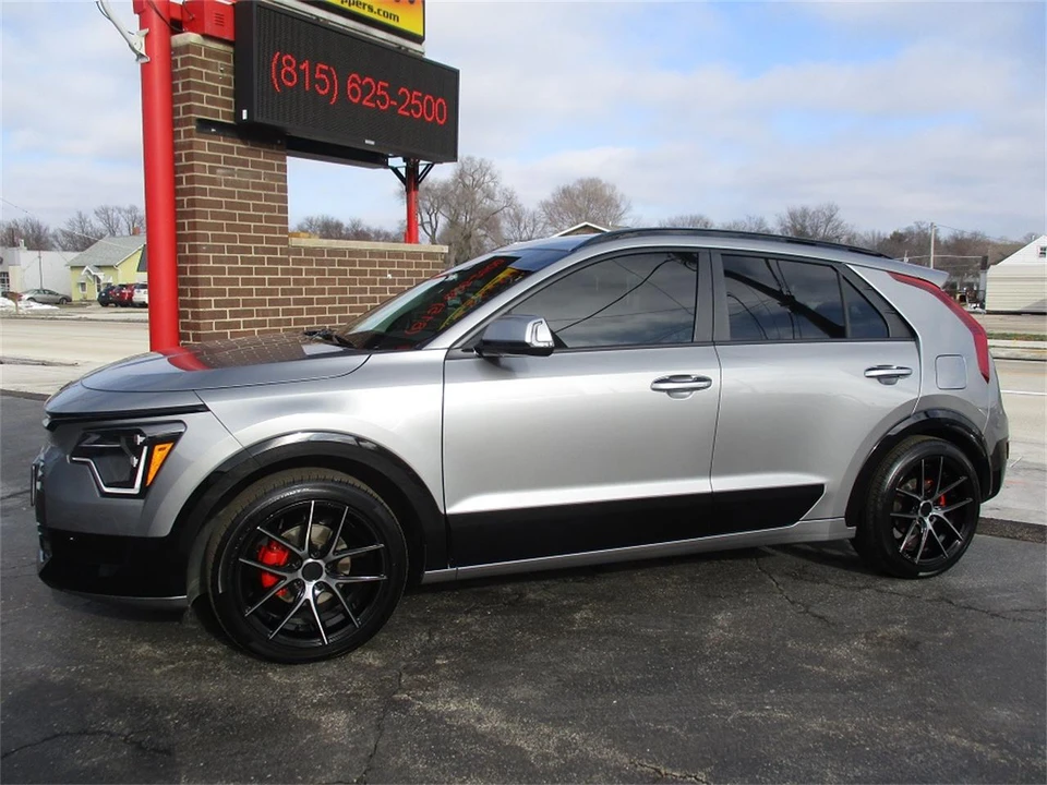 2023 Kia Niro - Image 15 of 31