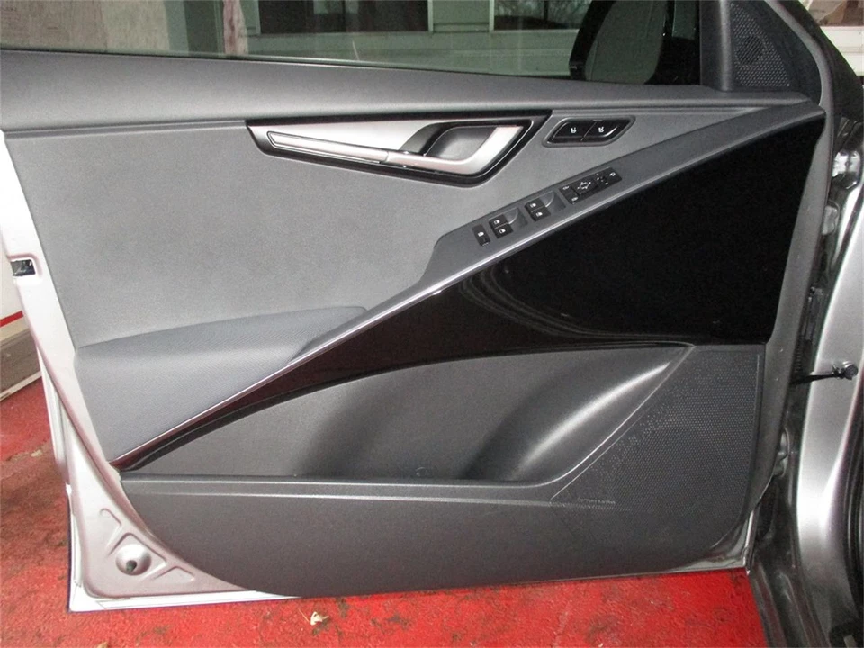 2023 Kia Niro - Image 22 of 31