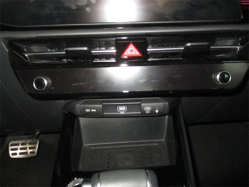 2023 Kia Niro - Image 28 of 31