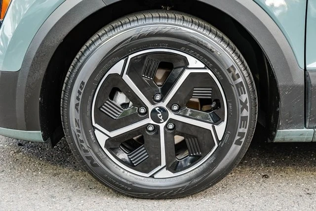 2023 Kia Niro - Image 10 of 12
