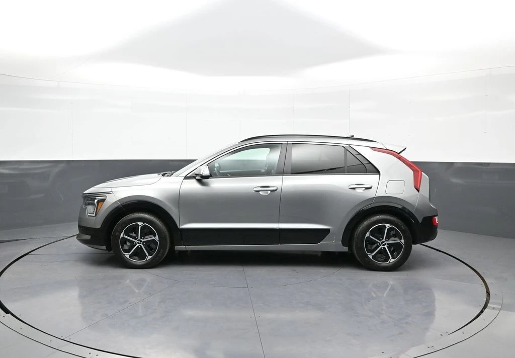 2023 Kia Niro - Image 9 of 12