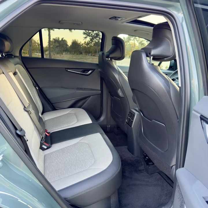2023 Kia Niro - Image 8 of 15