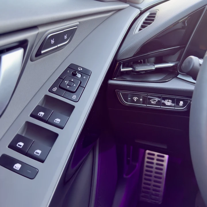 2023 Kia Niro - Image 14 of 15