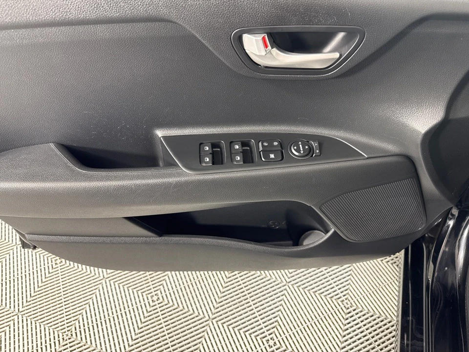 2023 Kia Rio - Image 12 of 21