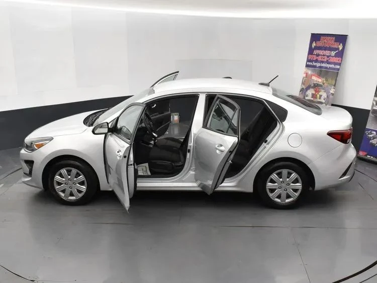 2023 Kia Rio - Image 7 of 12