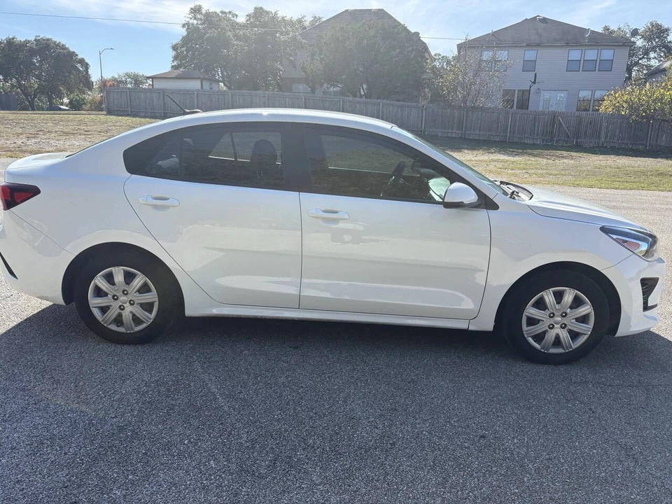 2023 Kia Rio - Image 4 of 21