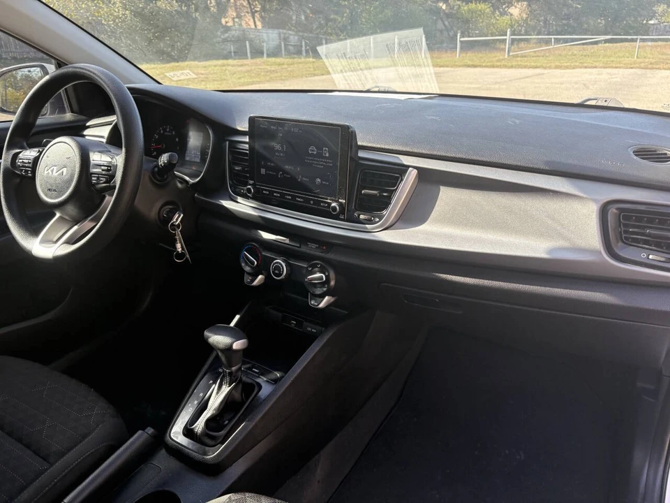 2023 Kia Rio - Image 19 of 21