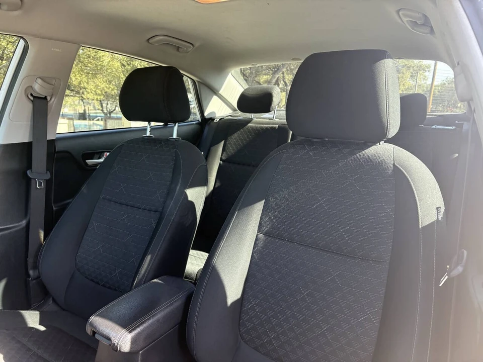 2023 Kia Rio - Image 11 of 21
