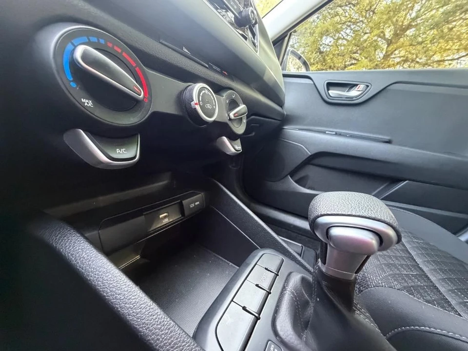 2023 Kia Rio - Image 11 of 21