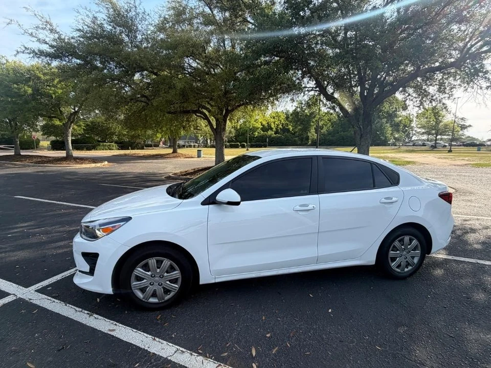 2023 Kia Rio - Image 2 of 21