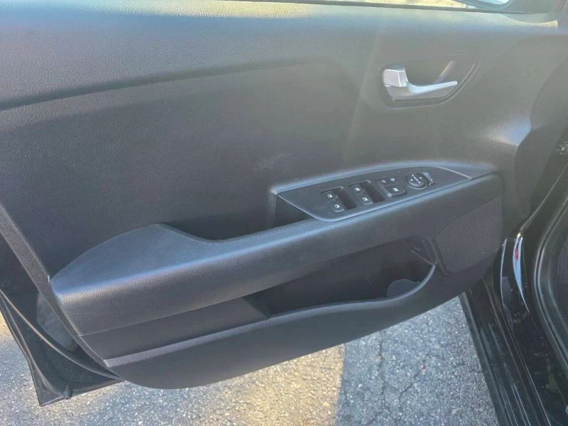 2023 Kia Rio - Image 11 of 12