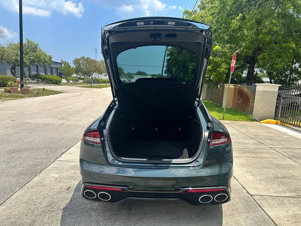 2023 Kia Stinger - Image 17 of 20
