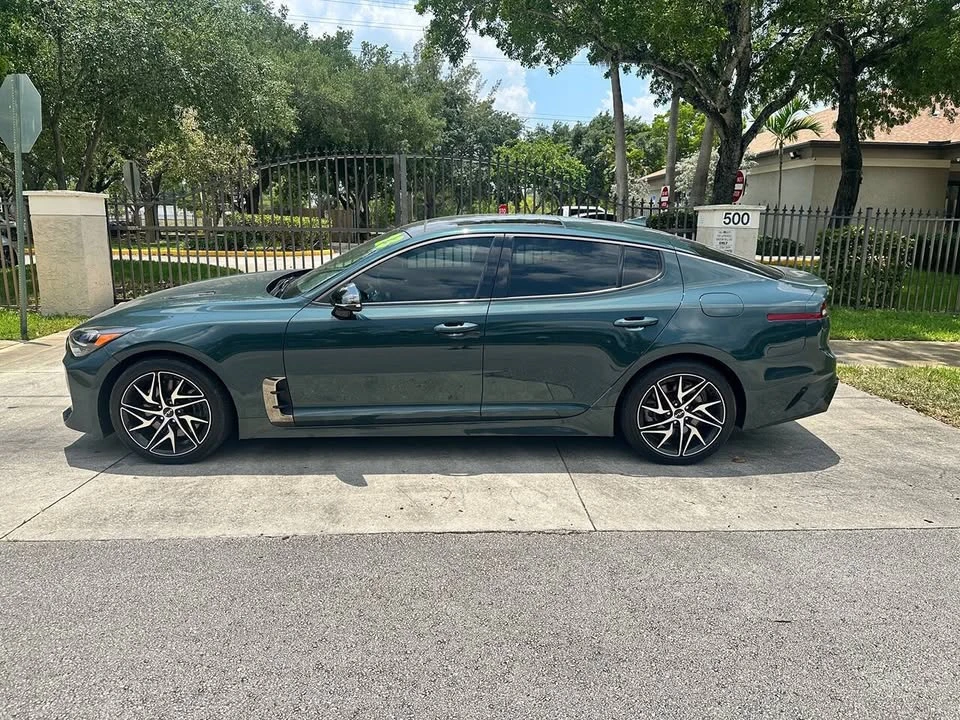 2023 Kia Stinger - Image 10 of 20