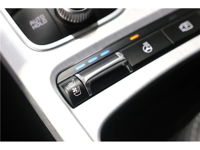 2023 Kia Stinger GT - Image 15 of 18