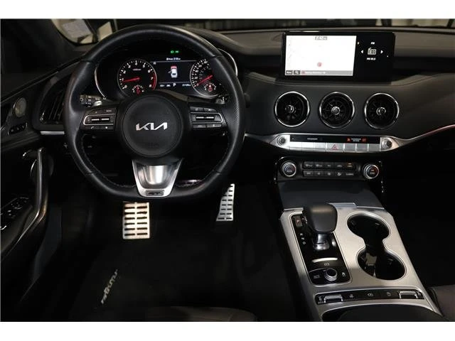 2023 Kia Stinger GT - Image 16 of 18