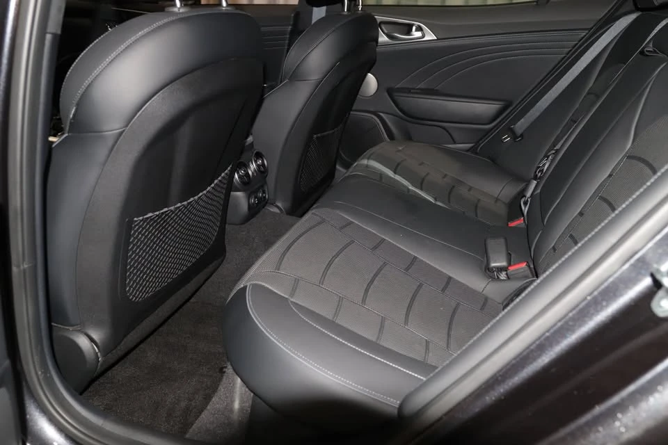 2023 Kia Stinger GT - Image 14 of 20