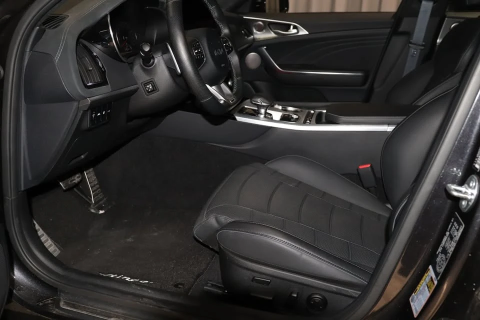 2023 Kia Stinger GT - Image 15 of 20