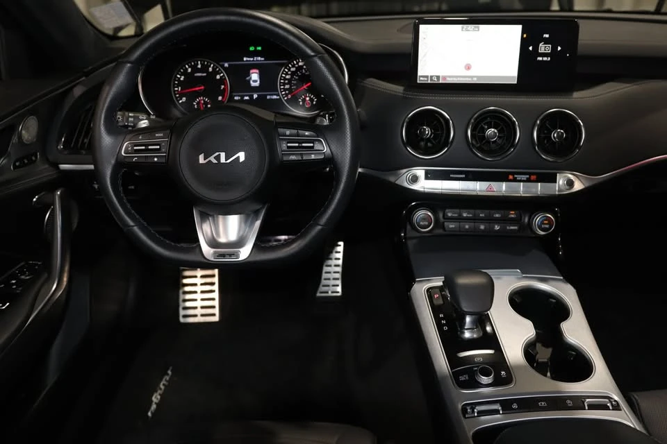 2023 Kia Stinger GT - Image 11 of 20