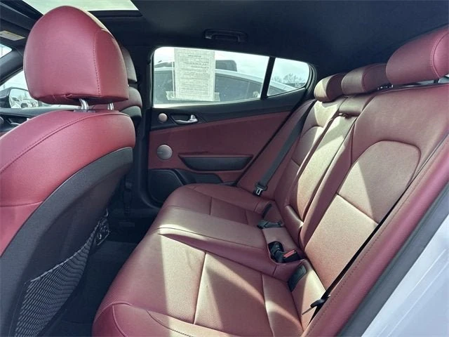 2023 Kia Stinger - Image 11 of 13