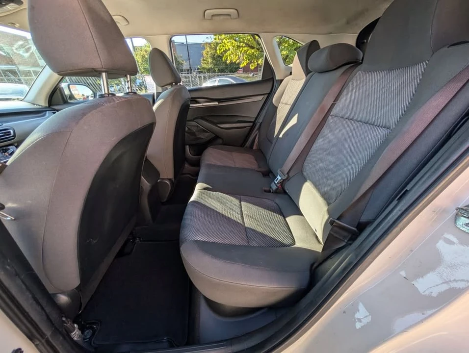 2023 Kia Seltos - Image 14 of 17