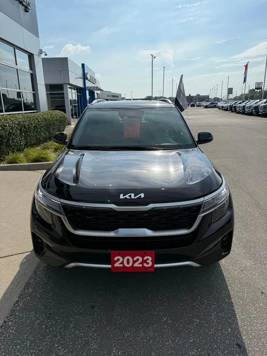 2023 Kia Seltos - Image 2 of 14