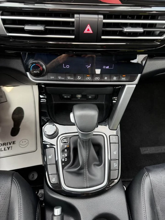 2023 Kia Seltos - Image 13 of 14