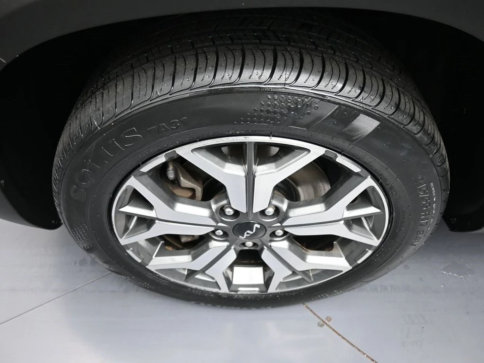 2023 Kia Seltos - Image 14 of 21