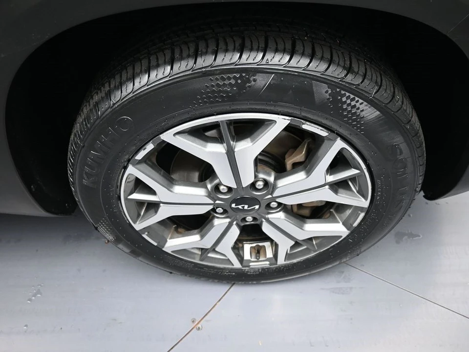 2023 Kia Seltos - Image 13 of 21