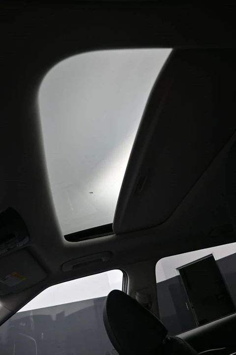 2023 Kia Seltos - Image 18 of 21