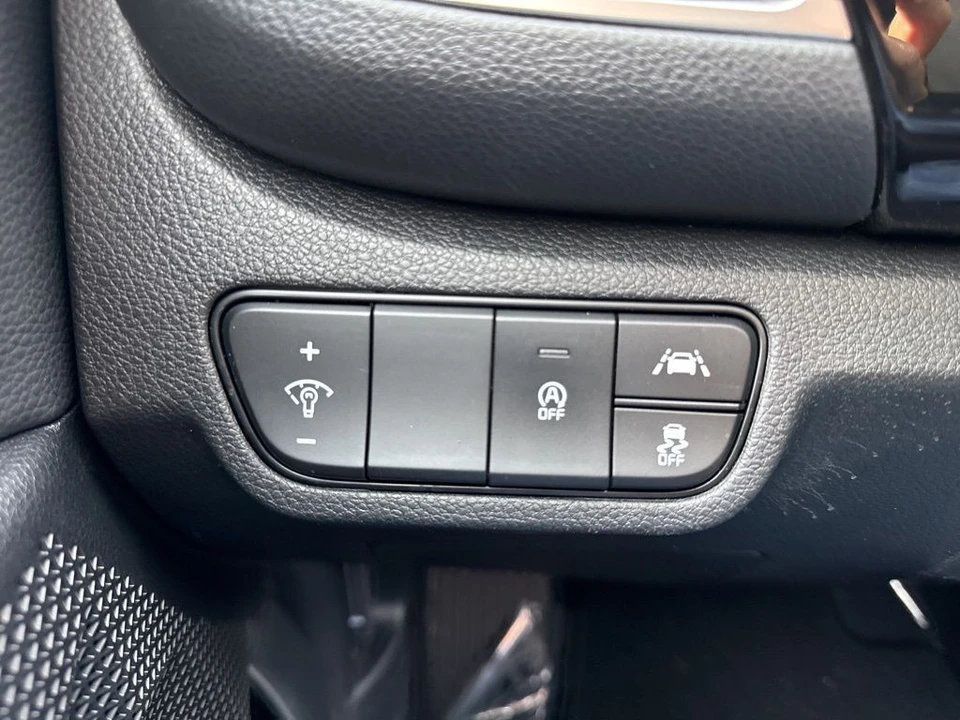 2023 Kia Seltos - Image 25 of 31
