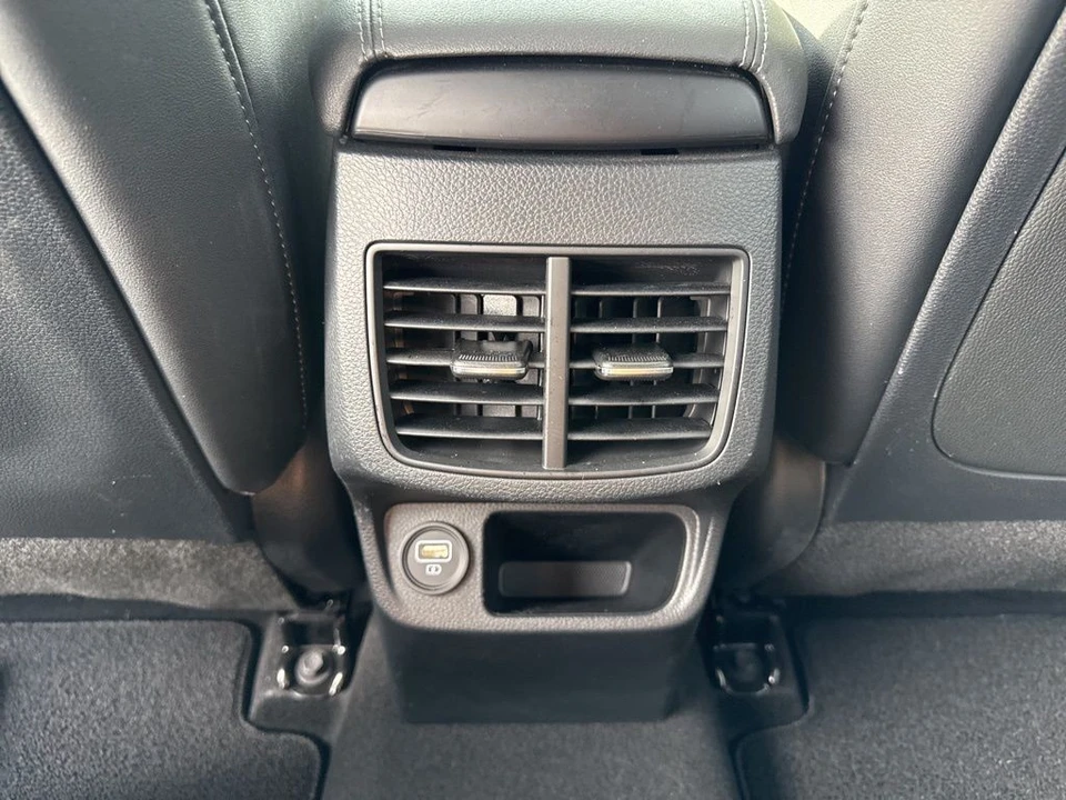 2023 Kia Seltos - Image 14 of 31