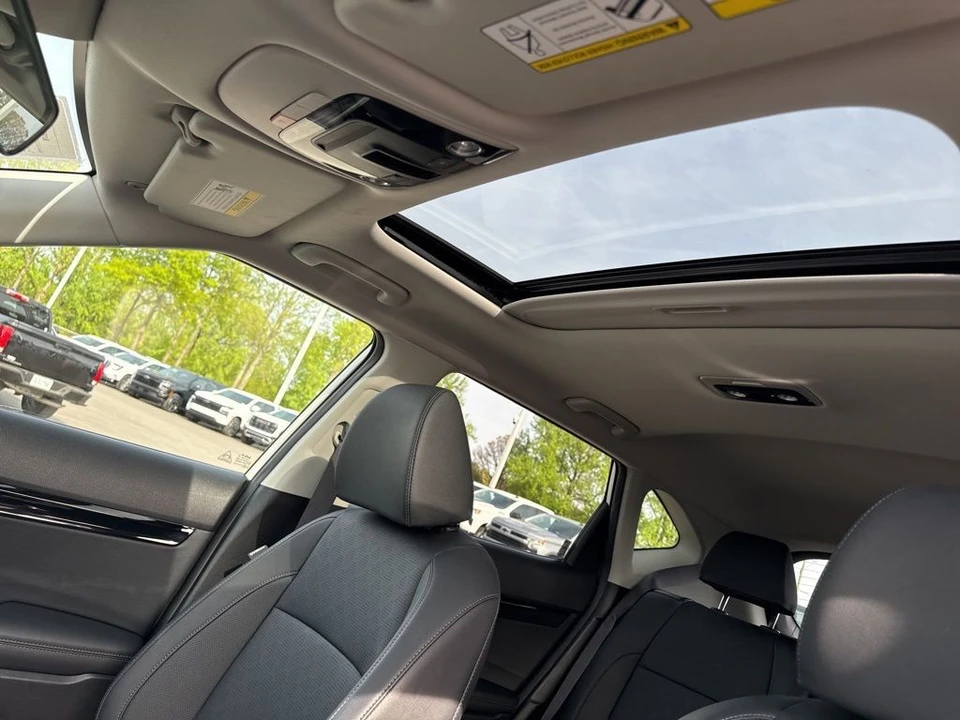 2023 Kia Seltos - Image 10 of 31