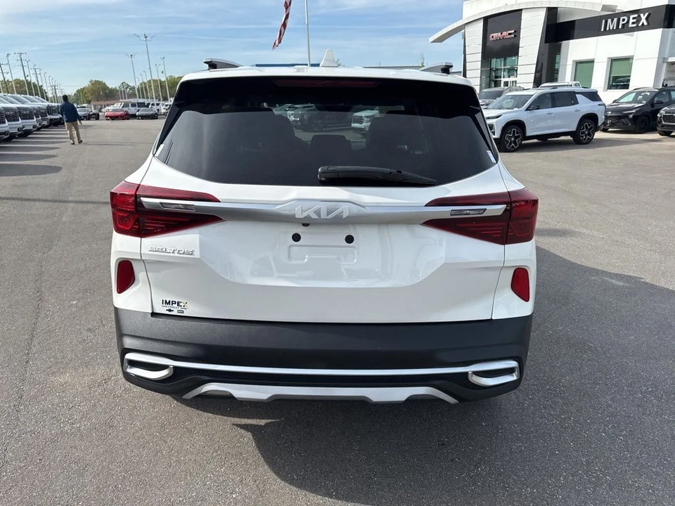 2023 Kia Seltos - Image 4 of 31