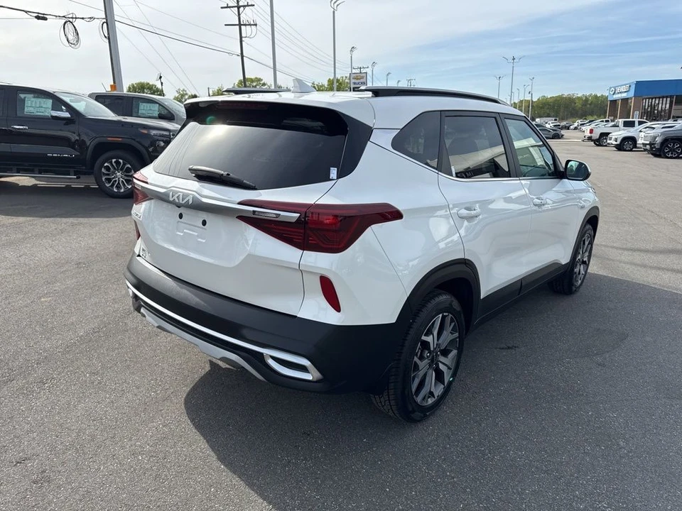 2023 Kia Seltos - Image 5 of 31