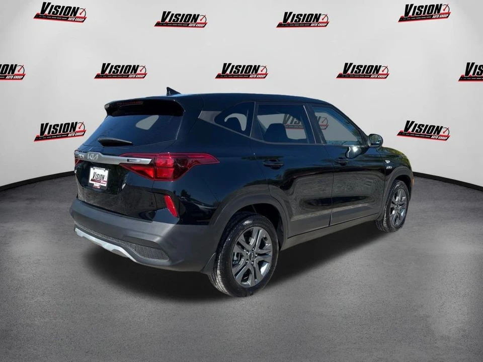 2023 Kia Seltos - Image 5 of 12