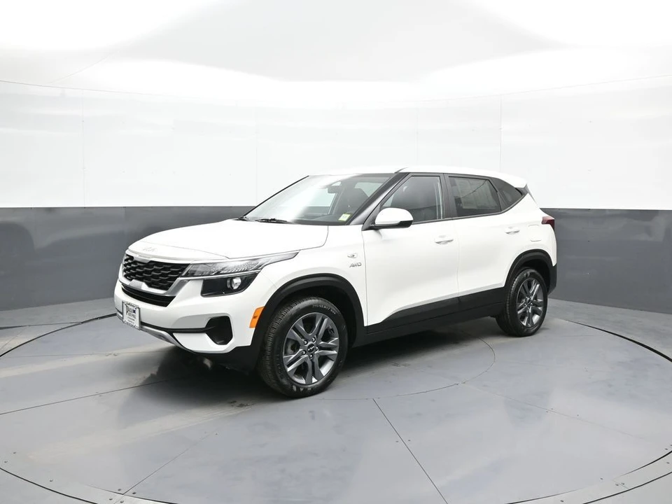 2023 Kia Seltos - Image 10 of 21