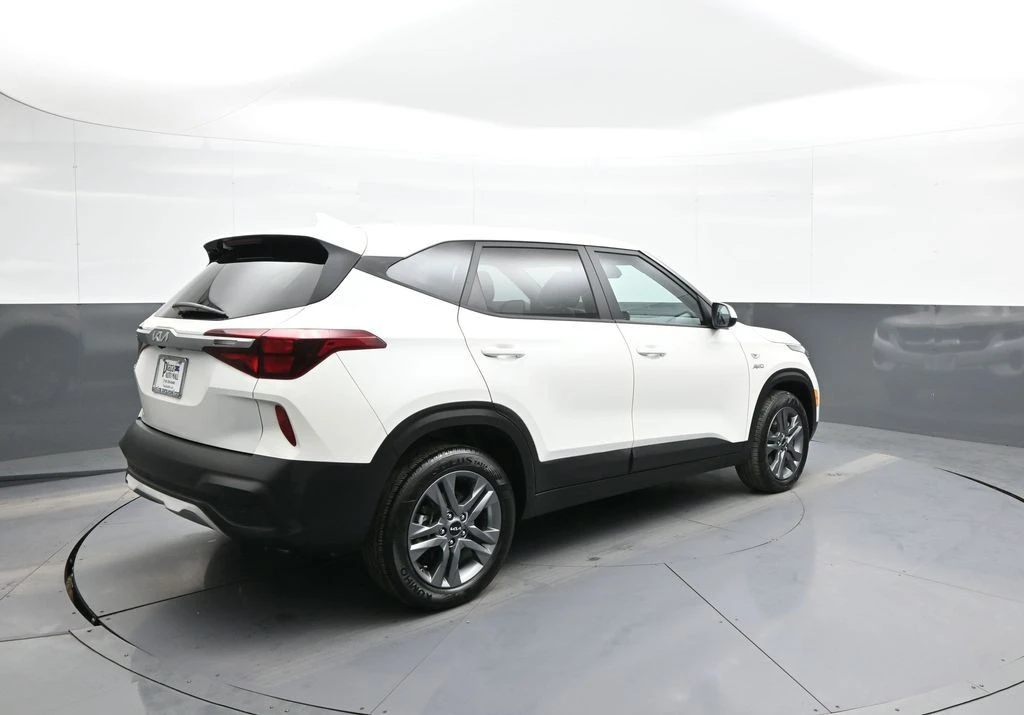 2023 Kia Seltos - Image 6 of 21