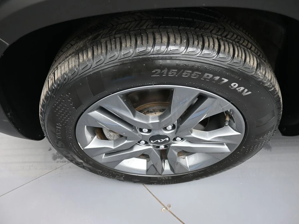 2023 Kia Seltos - Image 14 of 21