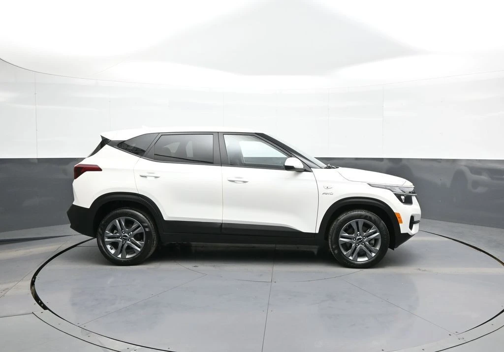 2023 Kia Seltos - Image 5 of 21