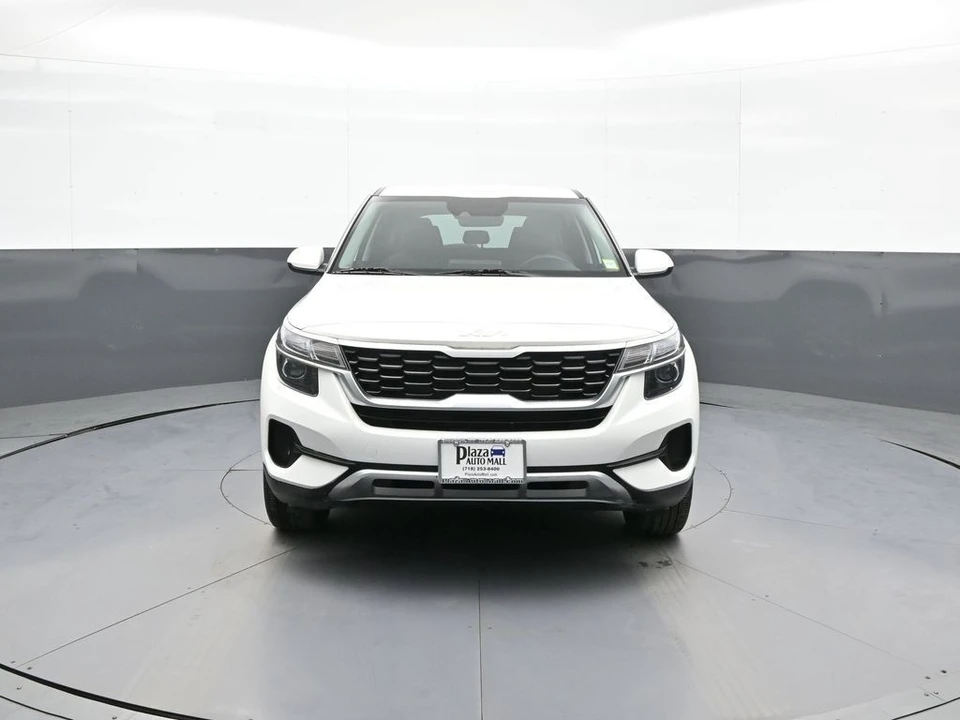 2023 Kia Seltos - Image 2 of 21