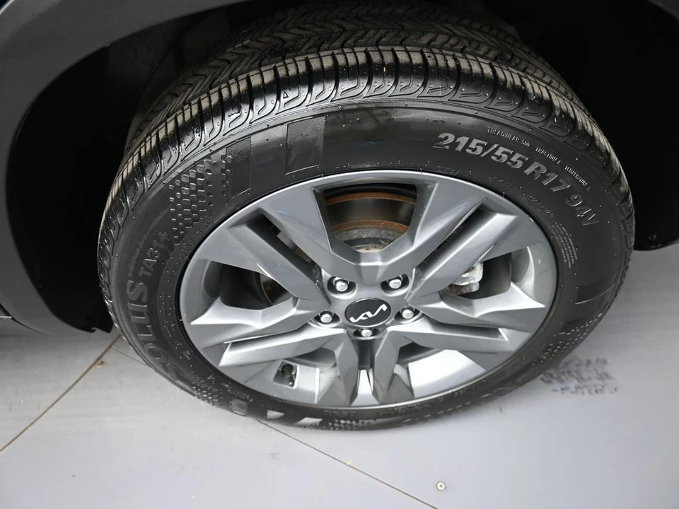 2023 Kia Seltos - Image 15 of 21