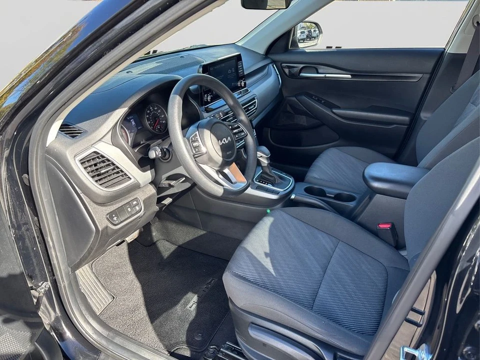2023 Kia Seltos - Image 9 of 12